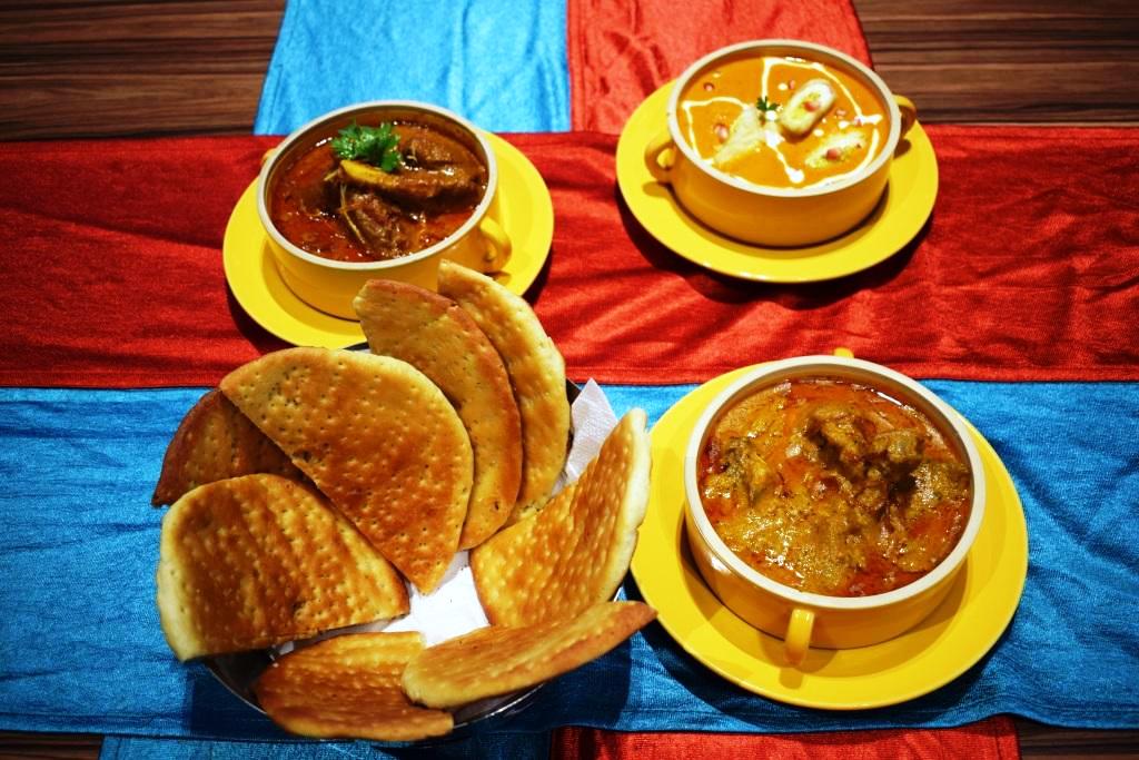 luxury dining in delhi North Indian fare at Earthen Oven, fortune Inn Grazia Noida