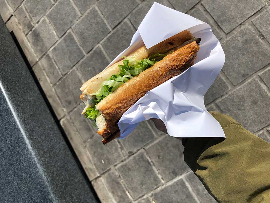 fish-sandwich-fish-bread-balık-ekmek-food-Turkey