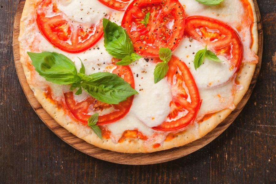 italian food-Caprese-Pizza