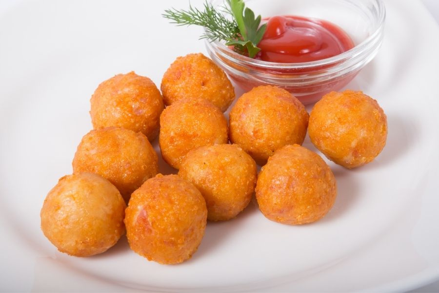Ugandan-food-Matoke-balls